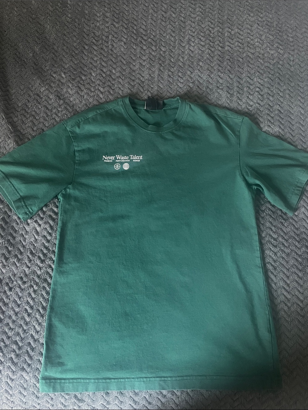 H&M Deep Green Short Sleeve Graphic Tee